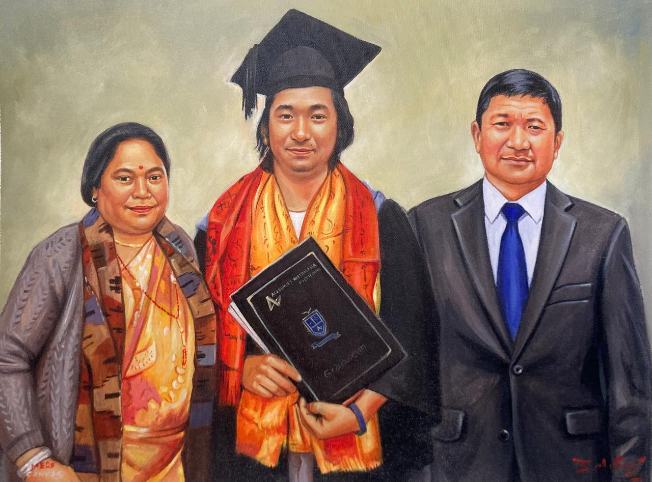 A Proud Moment, Painted Forever: Graduation Memories with Parents